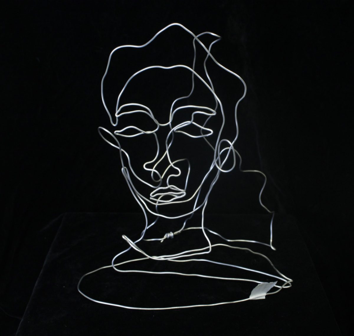 Wire contour self portrait