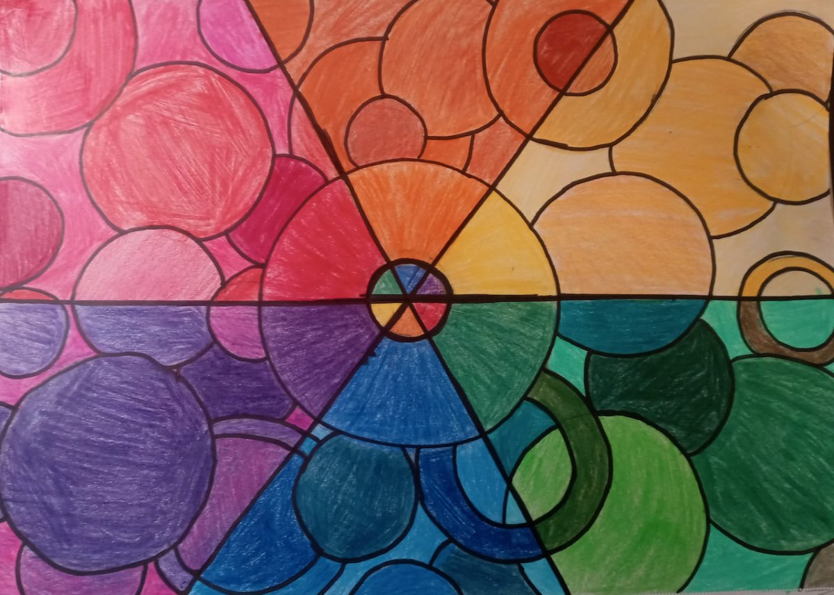 Overlapping circles arranged in a color wheel
