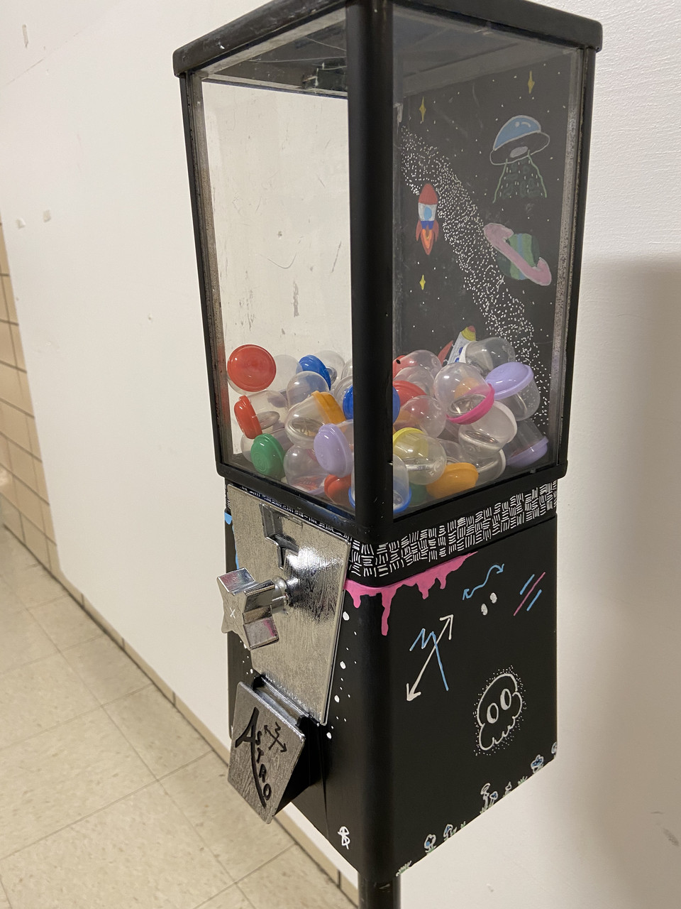 gumball machine sculpture