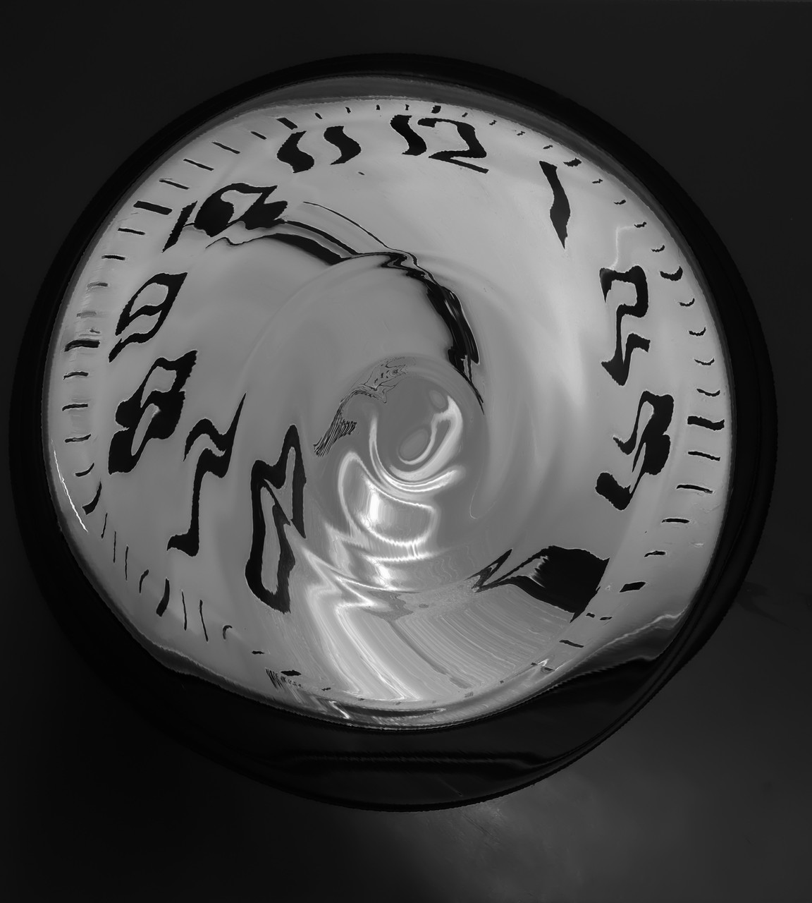 Black and white: Distorted clock